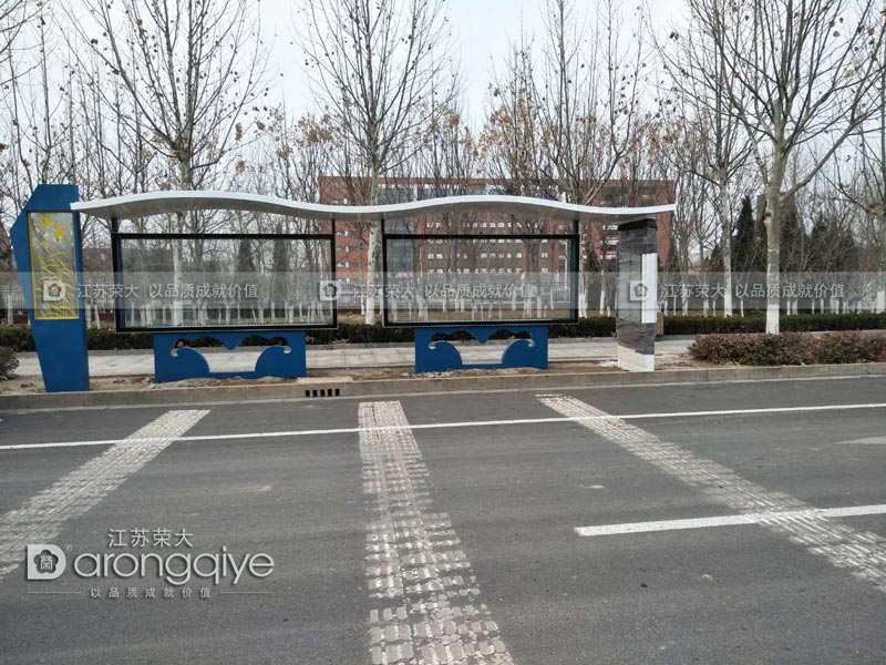 貴陽(yáng)公交候車(chē)亭安裝實(shí)物圖