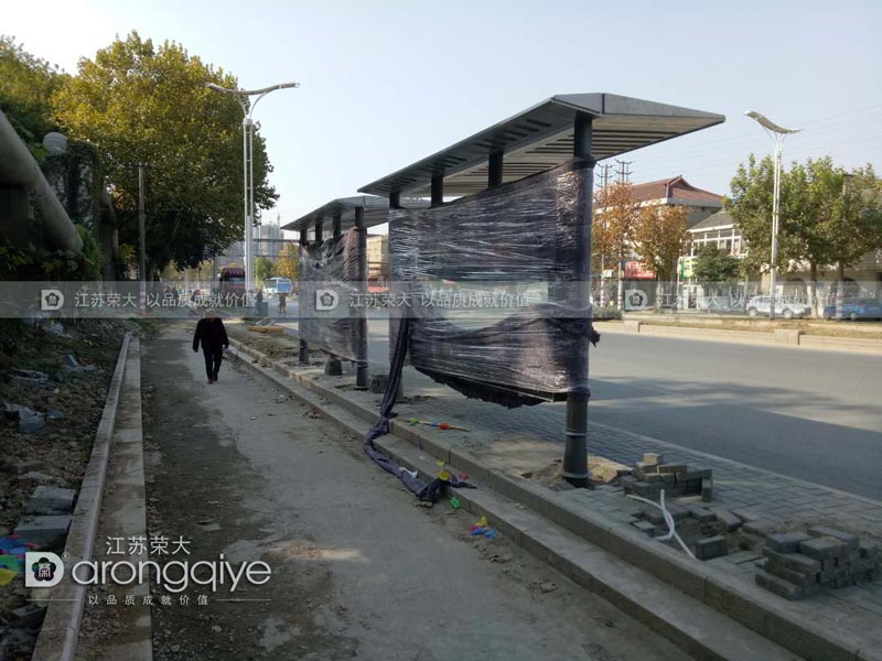 九江公交候車(chē)亭實(shí)物案例