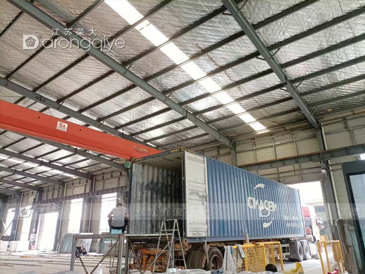 第二批智慧公交站臺正式發(fā)往德國配圖一